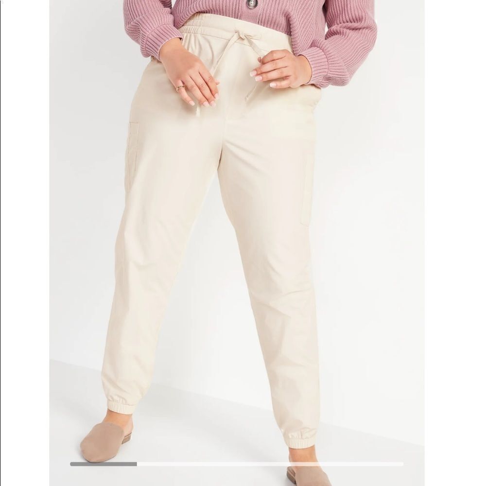 Old Navy Women’s High Waisted Poplin Tapered Jogger Cargo Pants